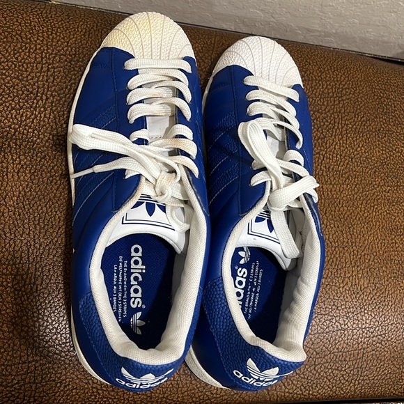 Classic Throwback Adidas Sneakers Royal Blue with White Toe area & shoestrings! - Picture 4 of 8